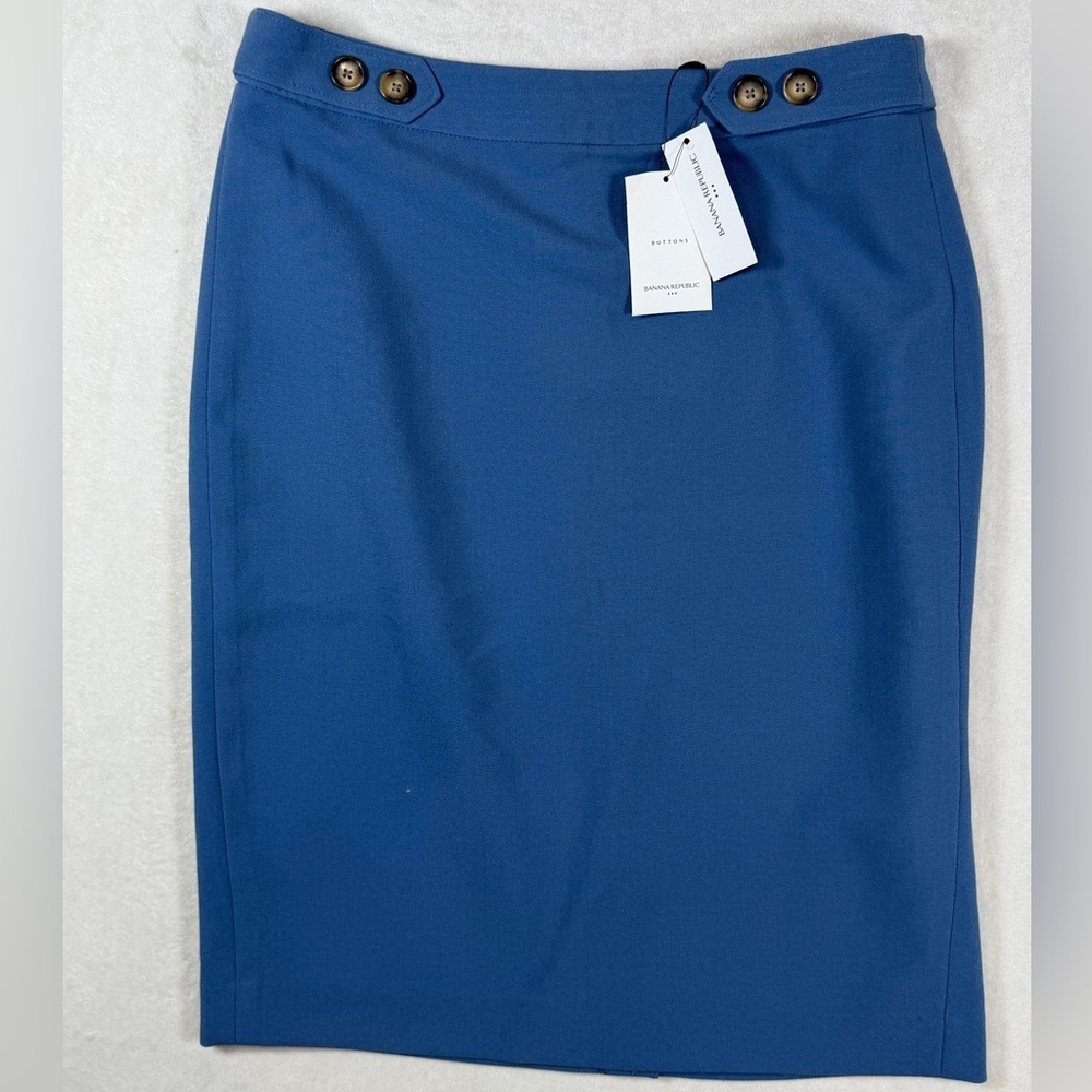 NWT Banana Republic Size 2  Blue Pencil Skirt with Button Accents